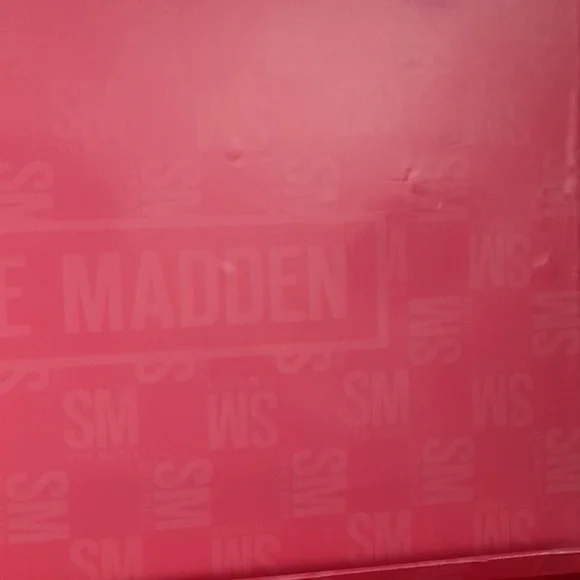 New STEVE MADDEN 2 Piece Gift Set Zip Wallet Fringe Scarf - Picture 4 of 5